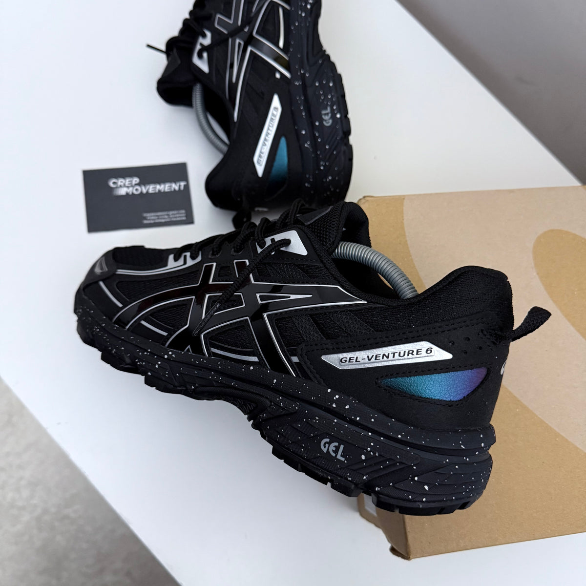 ASICS GEL VENTURE 6 TRAINER - BLACK NOIR / IRIDESCENT