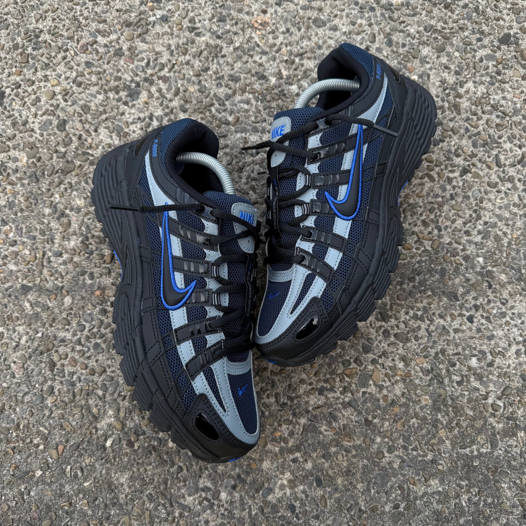 NIKE P-6000 - BLACK / MIDNIGHT BLUE