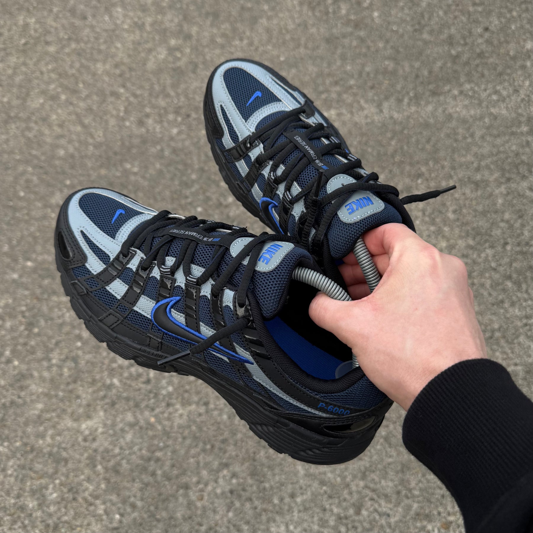 NIKE P-6000 - BLACK / MIDNIGHT BLUE