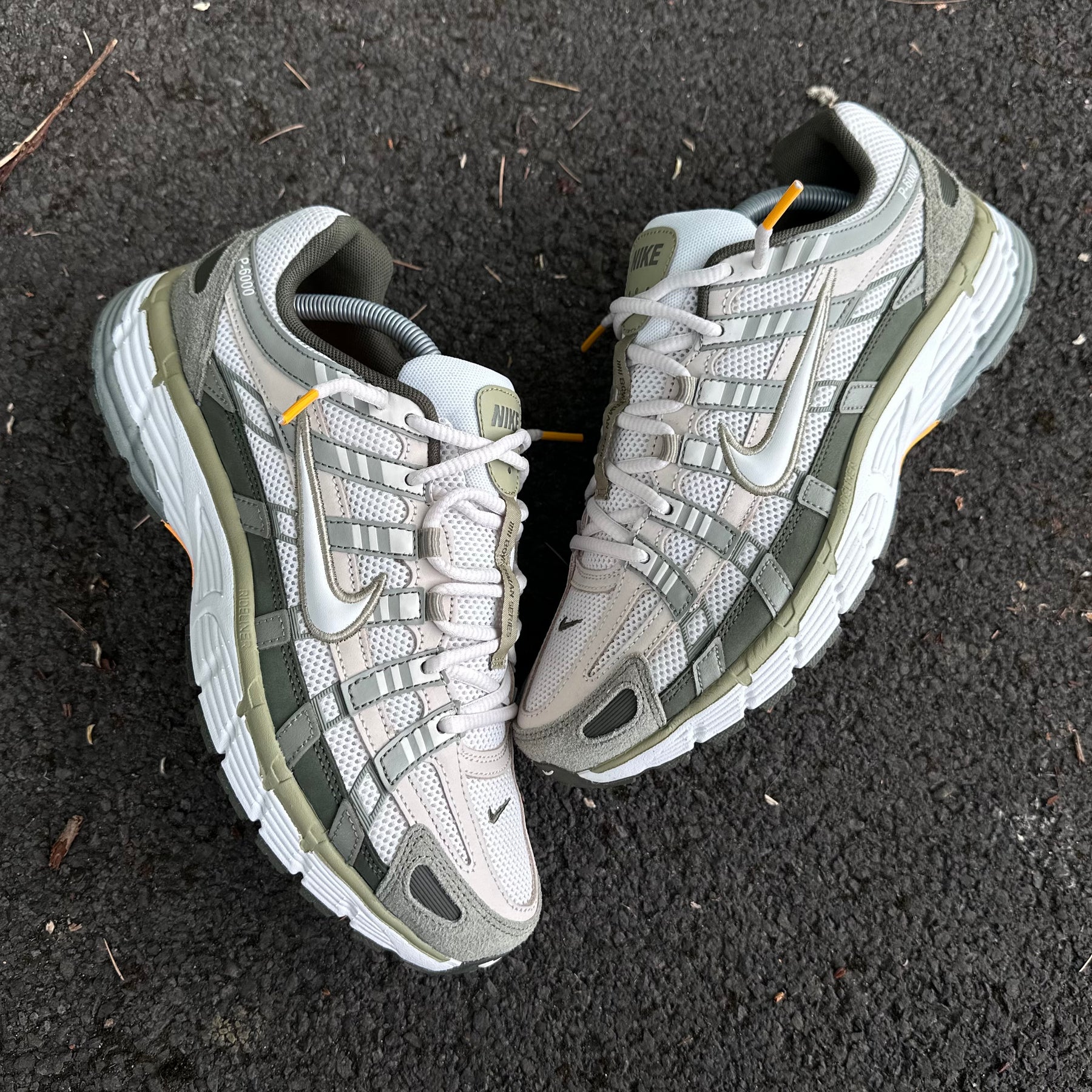 NIKE P-6000 - CARGO KHAKI