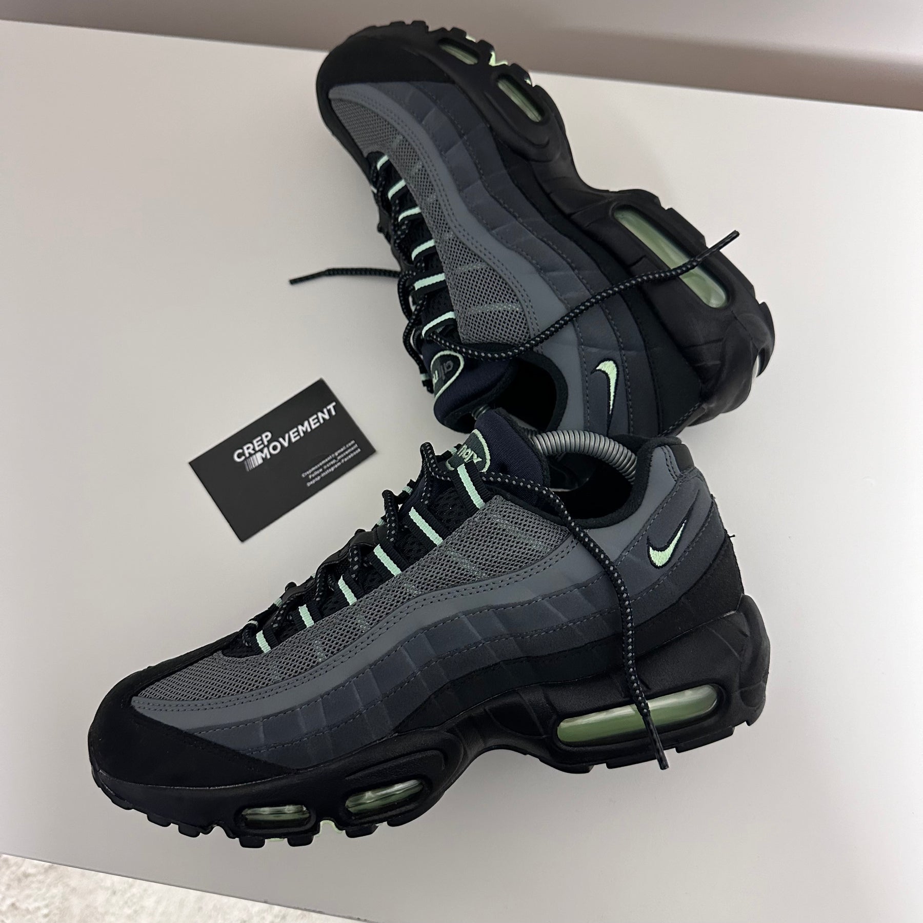 NIKE AIR MAX 95 - BLACK / VAPOR GREEN