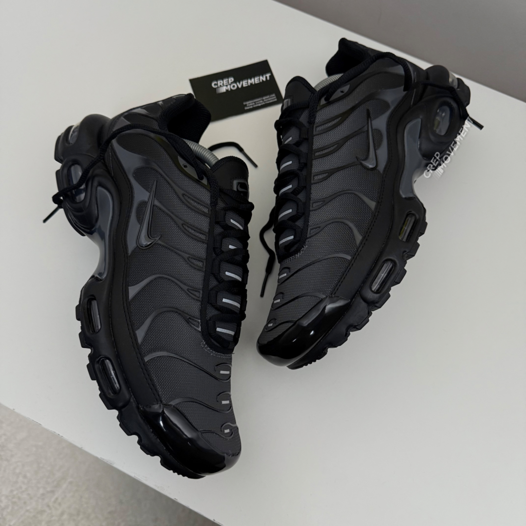 NIKE AIR MAX PLUS TN - METALLIC SMOKES