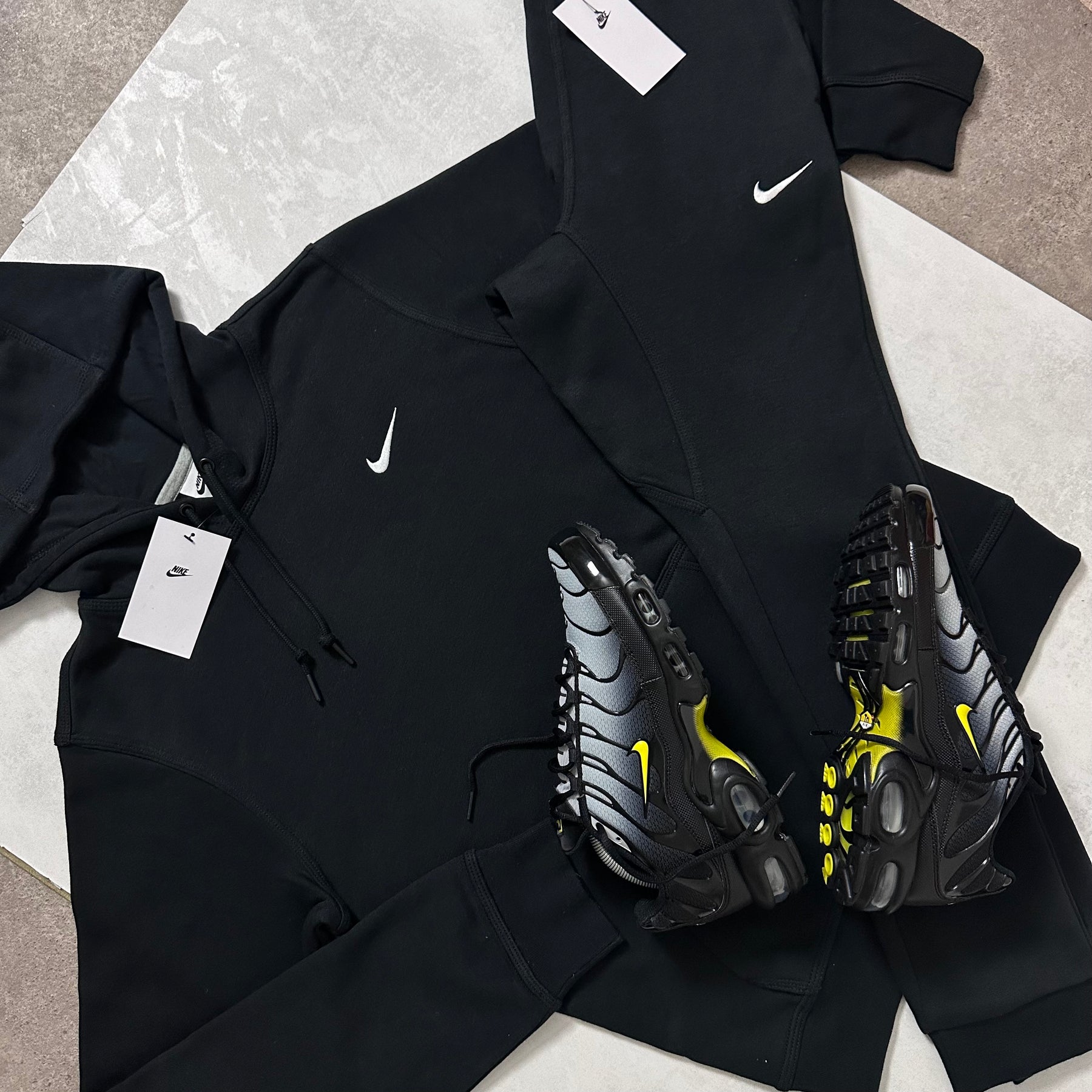 NIKE CLASSIC CLUB TRACKSUIT - BLACK