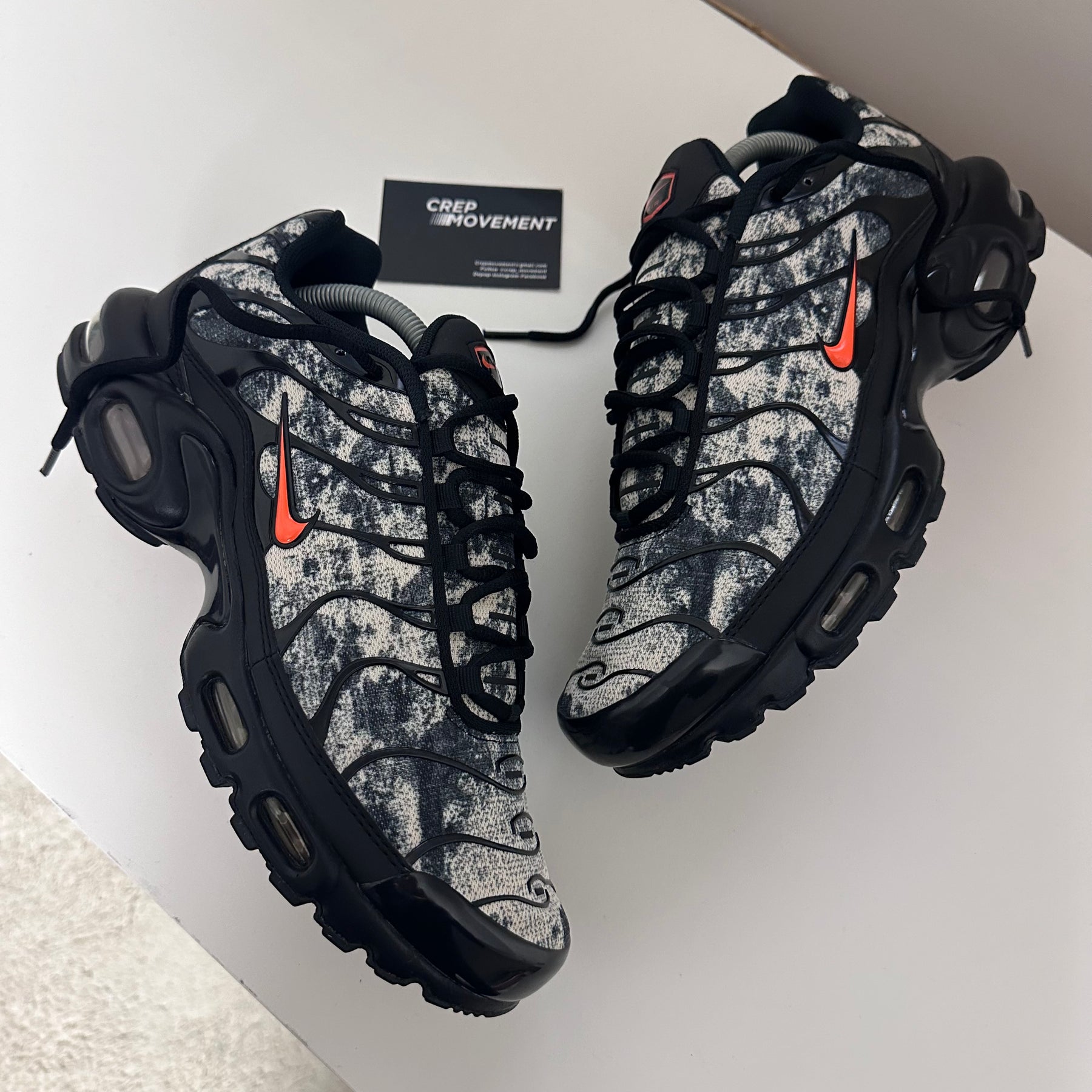 NIKE AIR MAX PLUS TN - CAMO BLACK