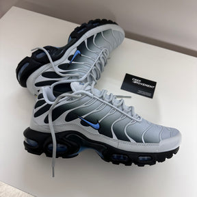NIKE AIR MAX PLUS TN - WOLF GREY / UNI BLUE