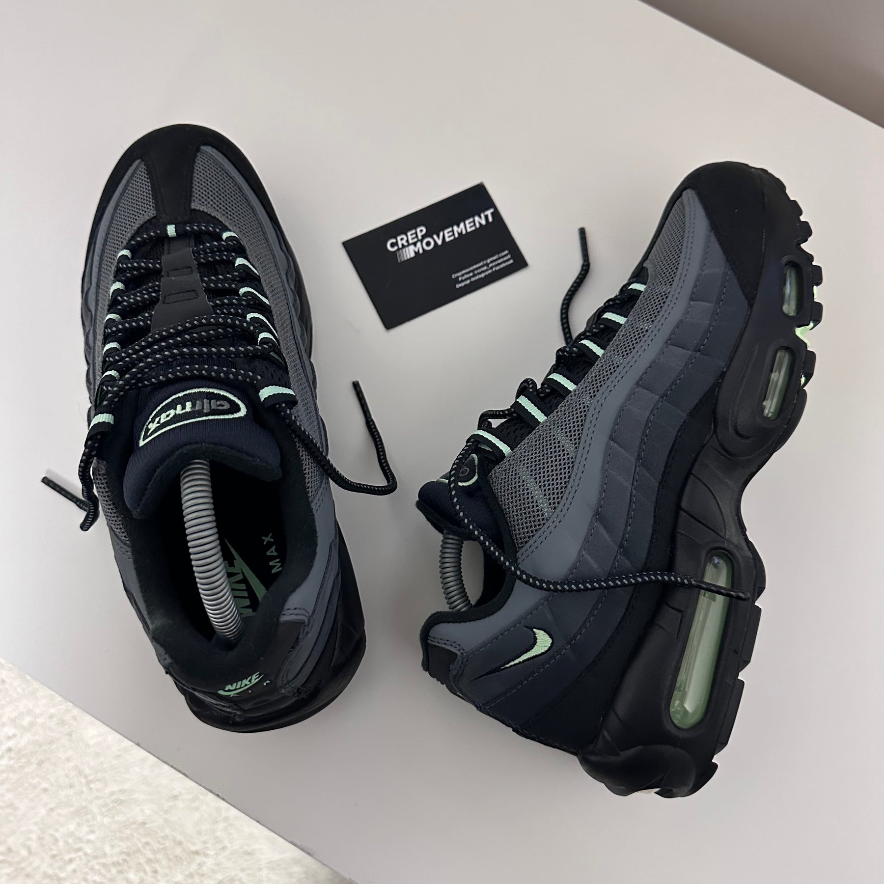 NIKE AIR MAX 95 - BLACK / VAPOR GREEN
