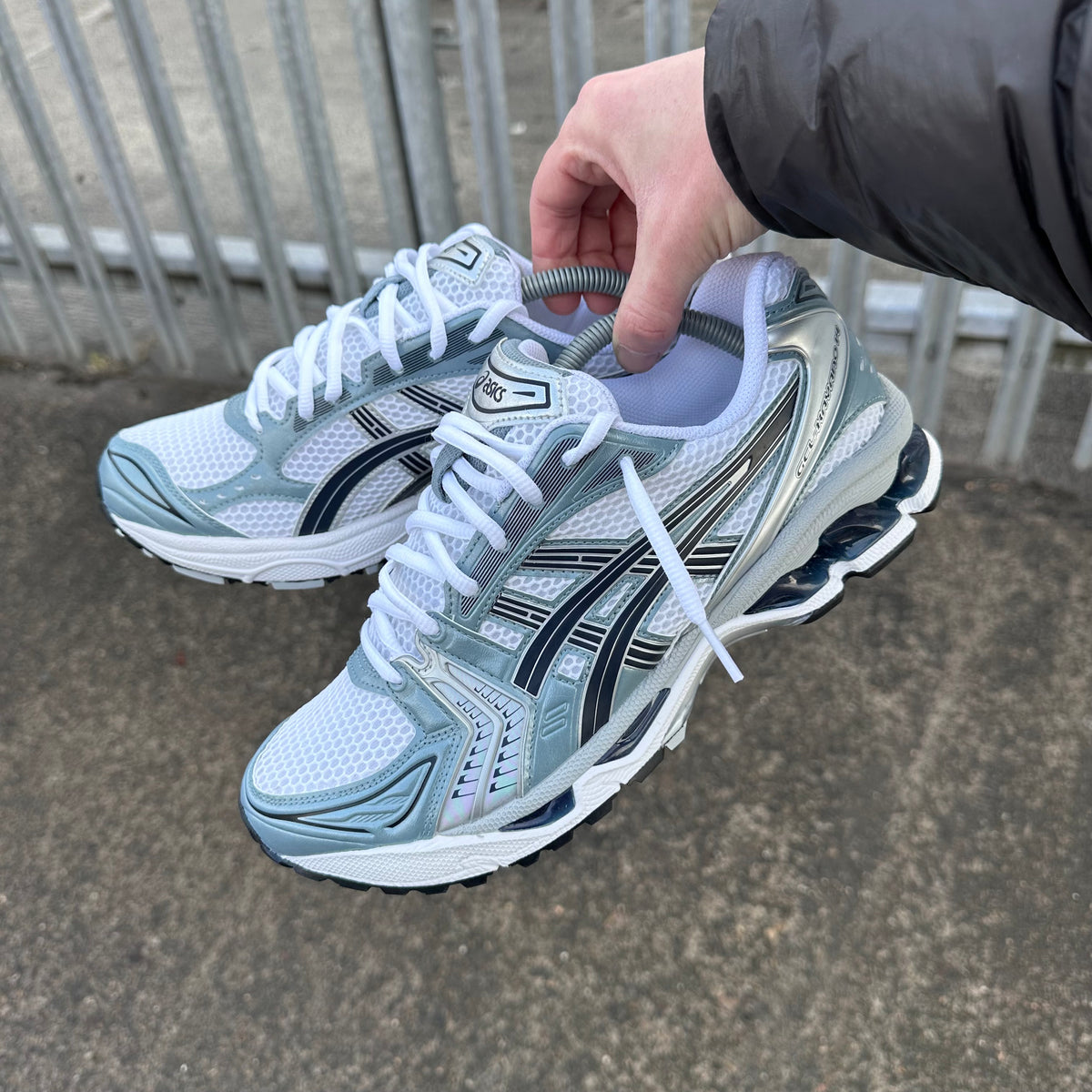 ASICS GEL-KAYANO 14 TRAINER - WHITE / FJORD GREY