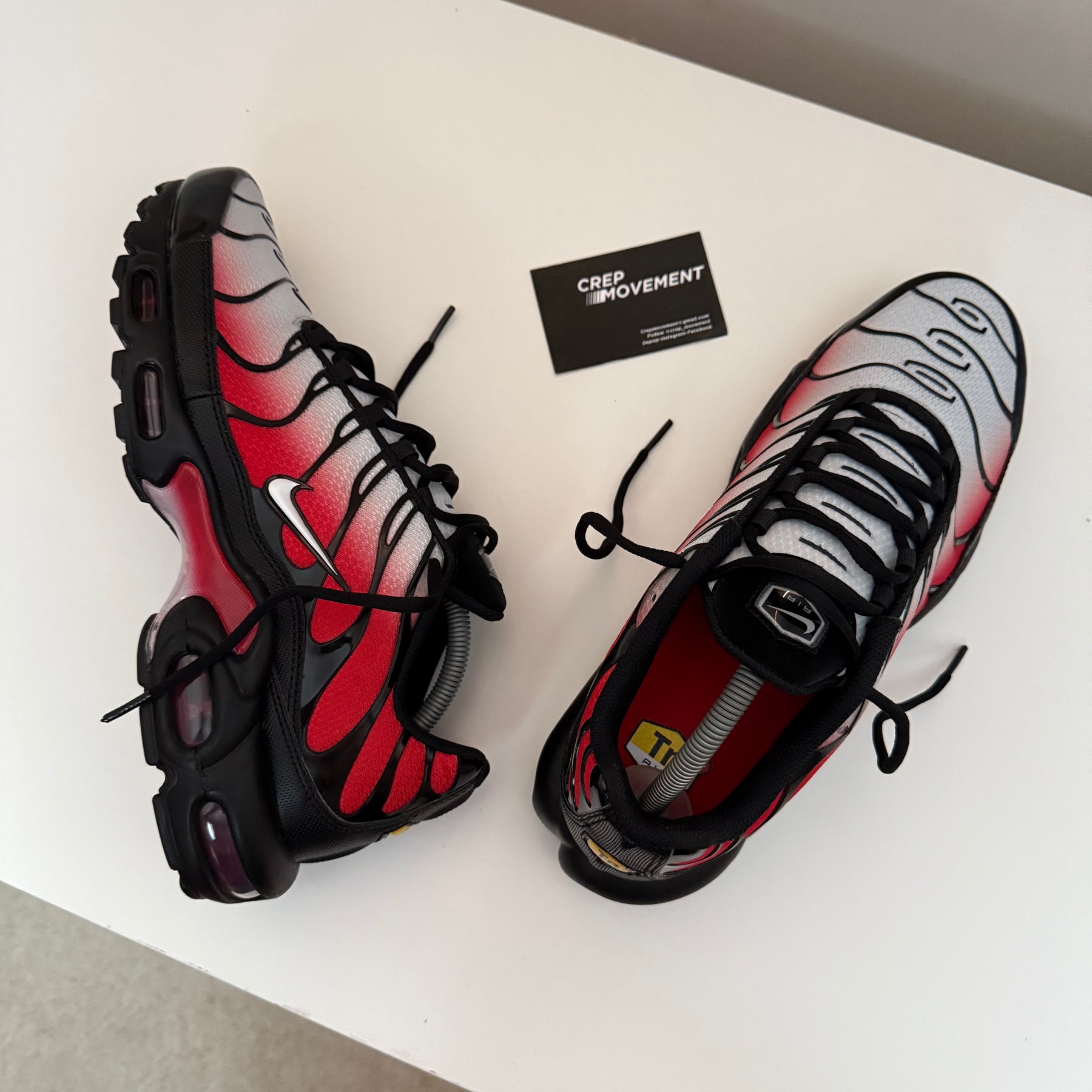 NIKE AIR MAX PLUS TN - UNI RED FADE
