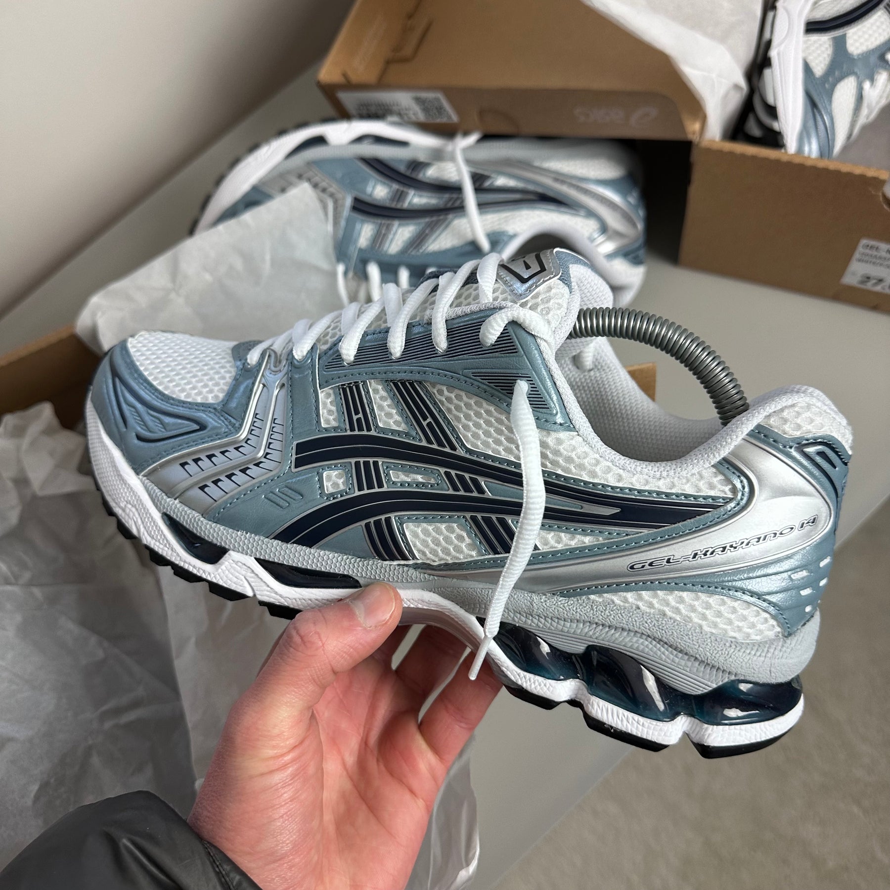 ASICS GEL-KAYANO 14 TRAINER - WHITE / FJORD GREY