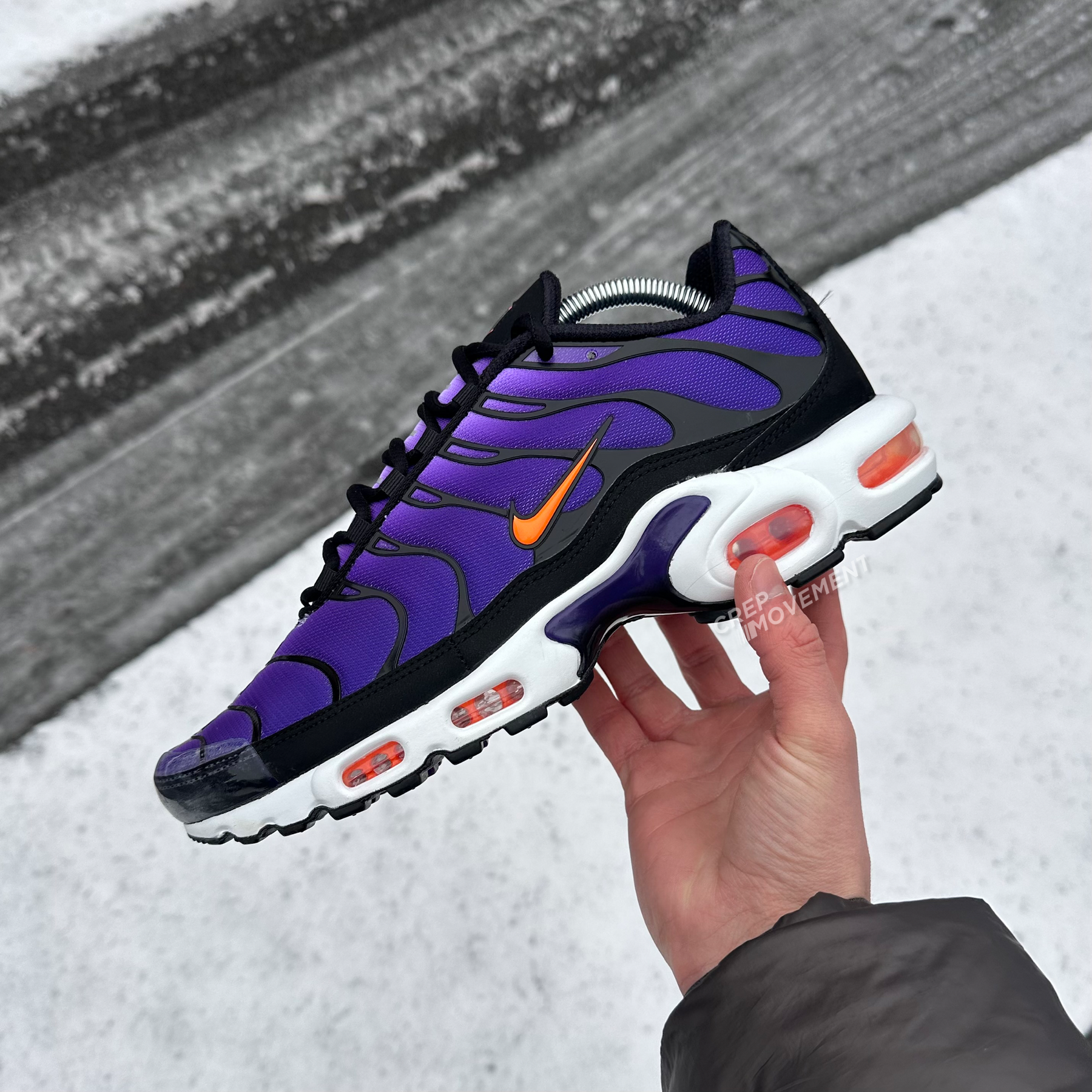 NIKE AIR MAX PLUS TN - VOLTAGE PURPLE (2024)