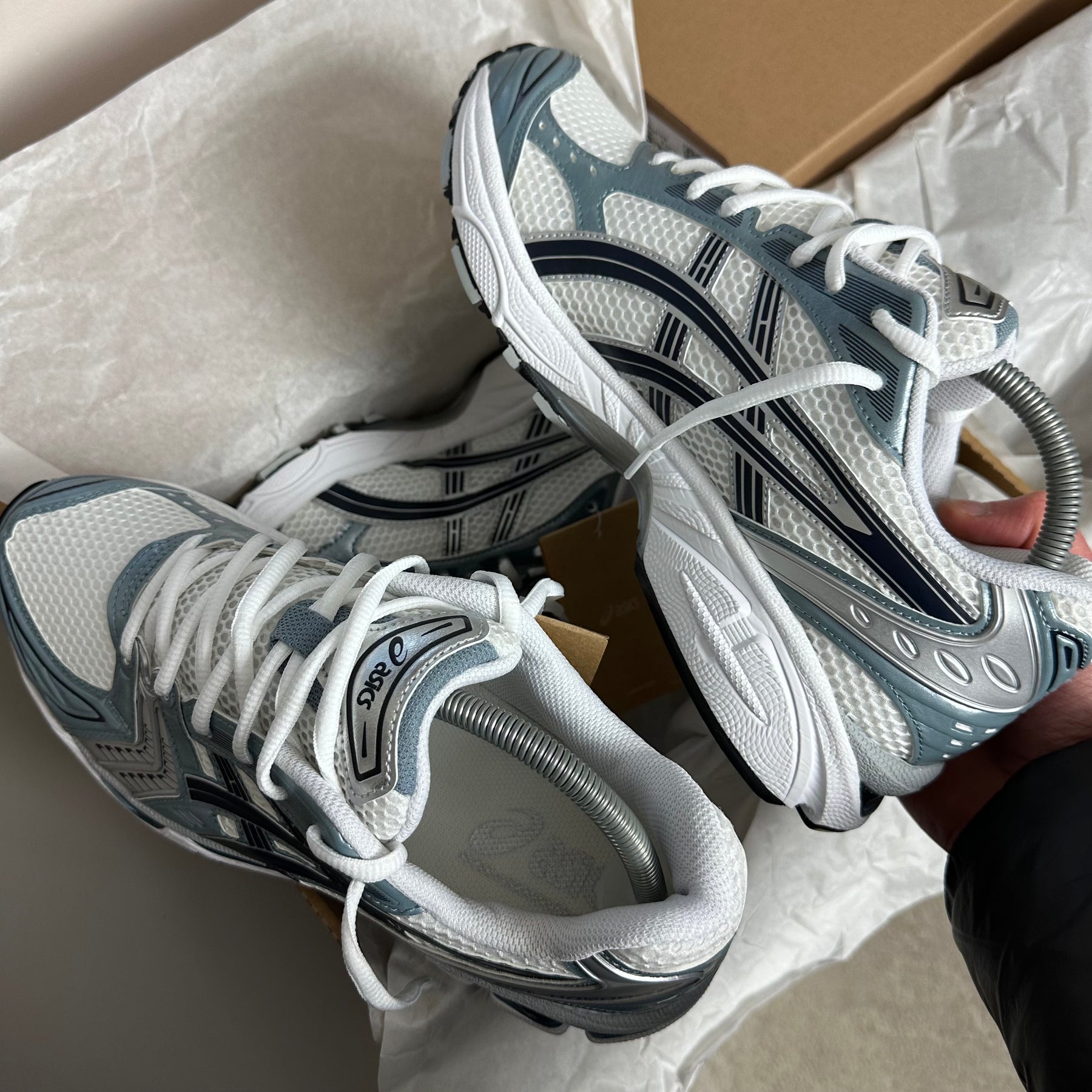 ASICS GEL-KAYANO 14 TRAINER - WHITE / FJORD GREY