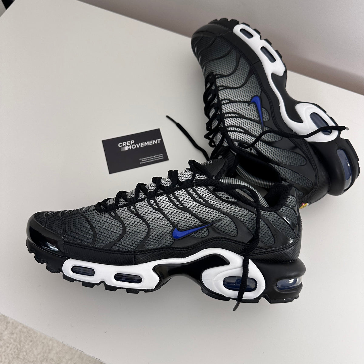 NIKE AIR MAX PLUS TN - PHANTOM BLACK / BLUE