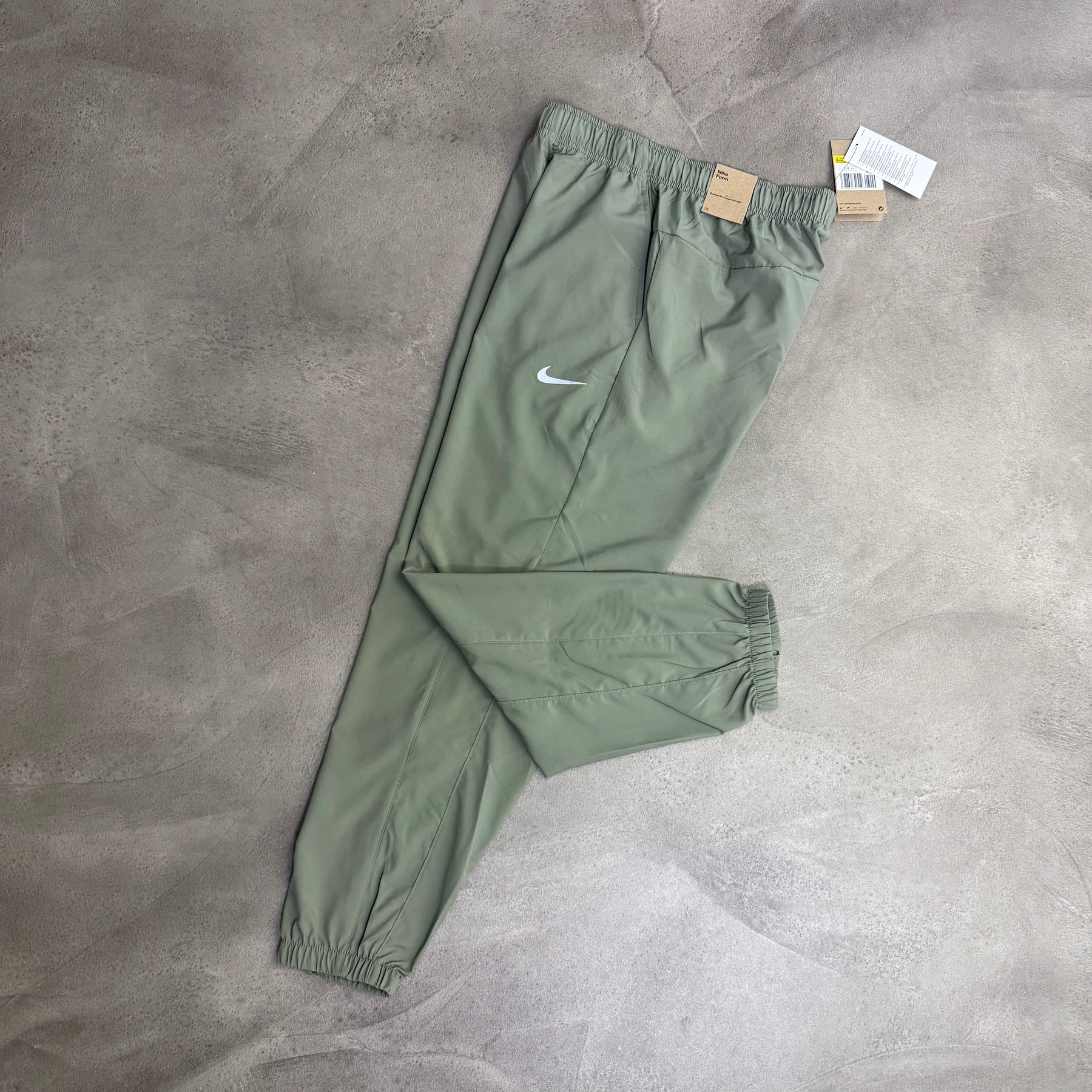 NIKE FORM DRI-FIT WINDRUNNER AND CHALLENGER PANTS SET - LIGHT KHAKI