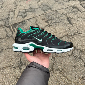 NIKE AIR MAX PLUS TN - BLACK / GREEN ‘MALACHITE’