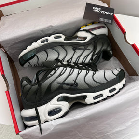 NIKE AIR MAX PLUS TN - CARGO KHAKI