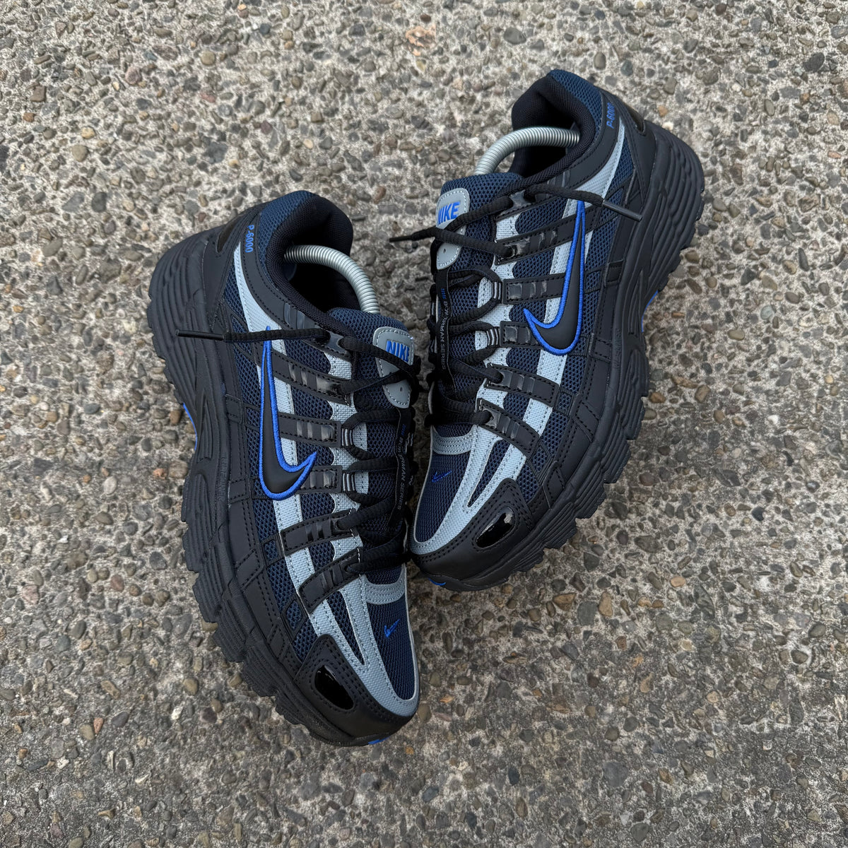 NIKE P-6000 - BLACK / MIDNIGHT BLUE