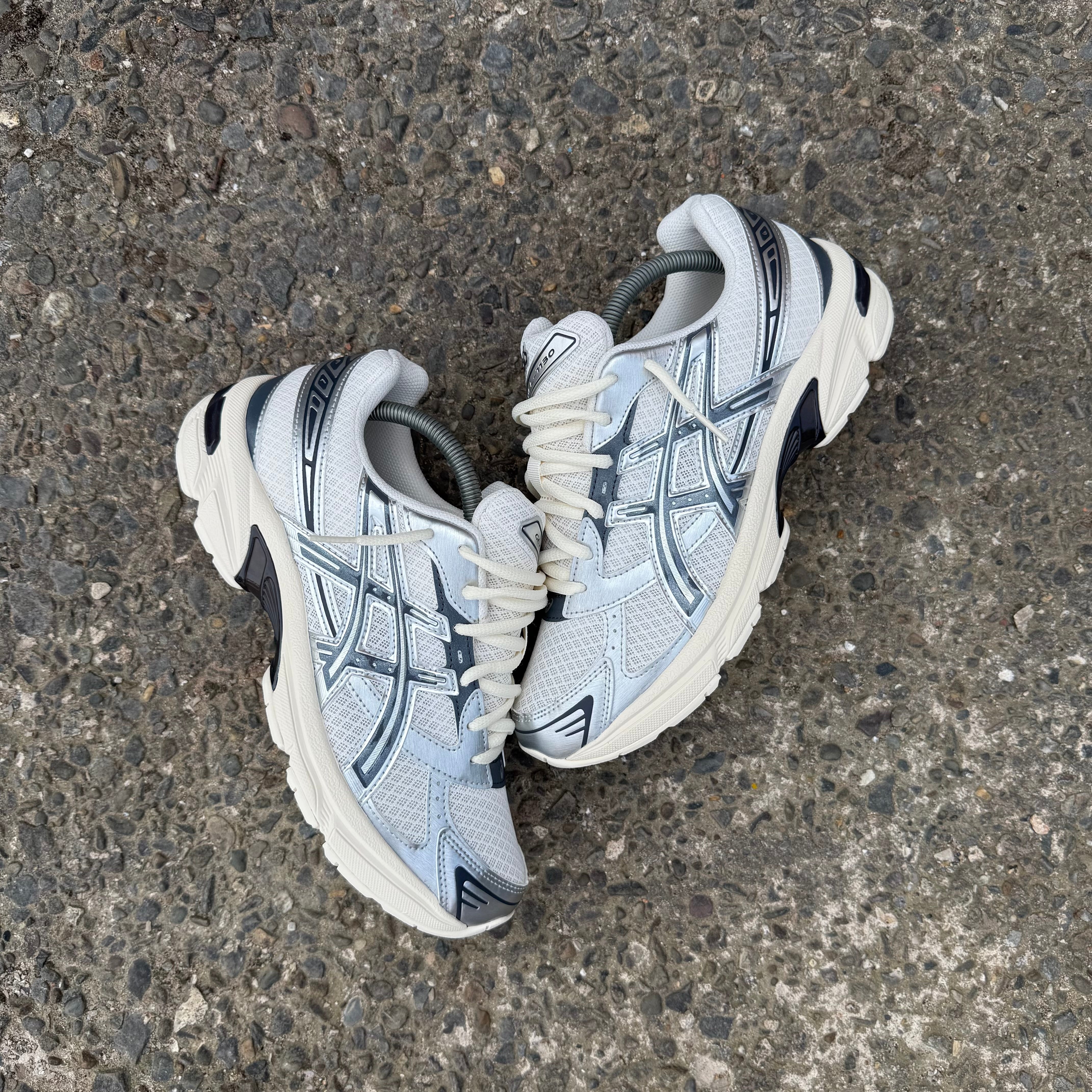 ASICS GEL 1130 TRAINER - CREAM / CARRIER GREY