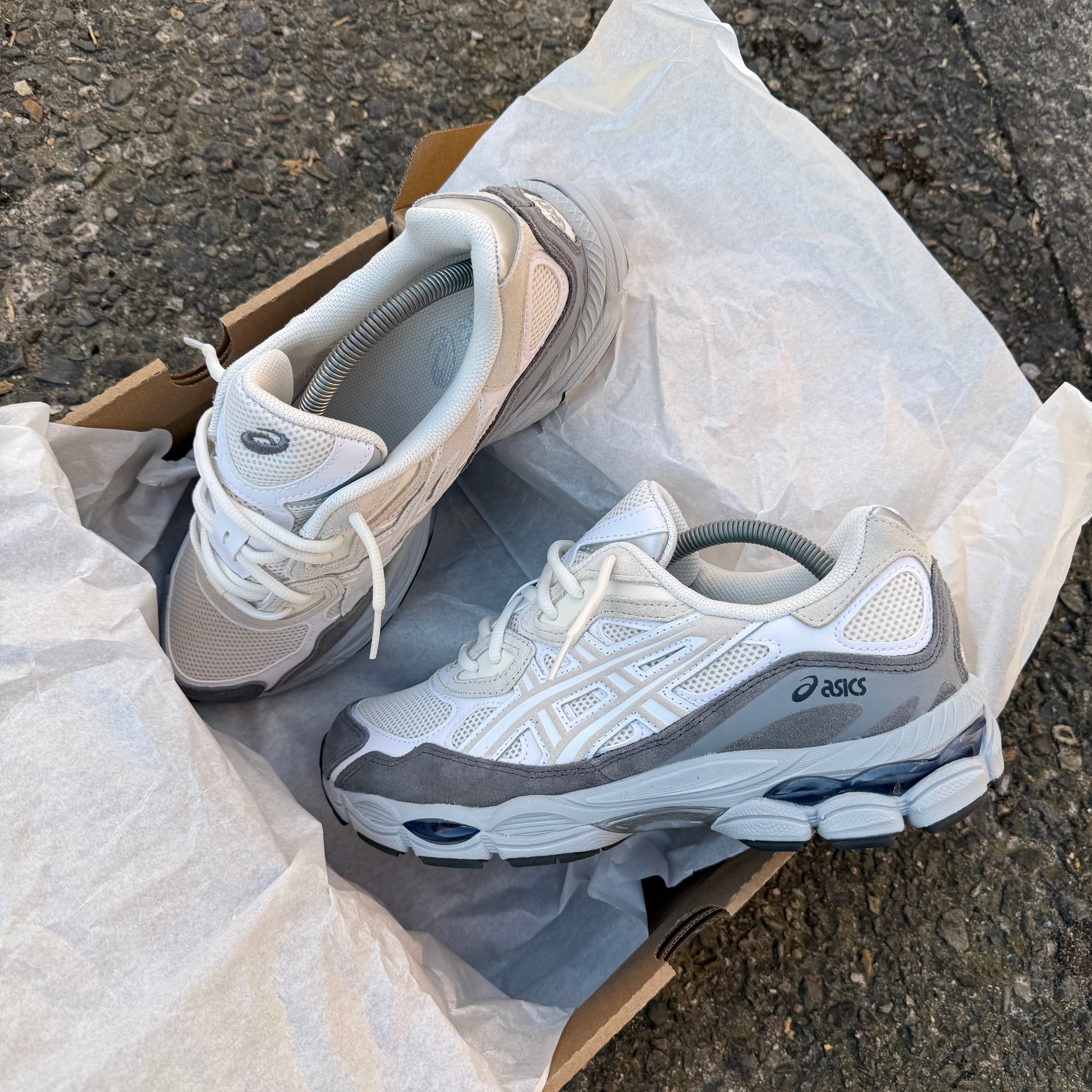ASICS GEL NYC TRAINER - CREAM WHITE / GREY