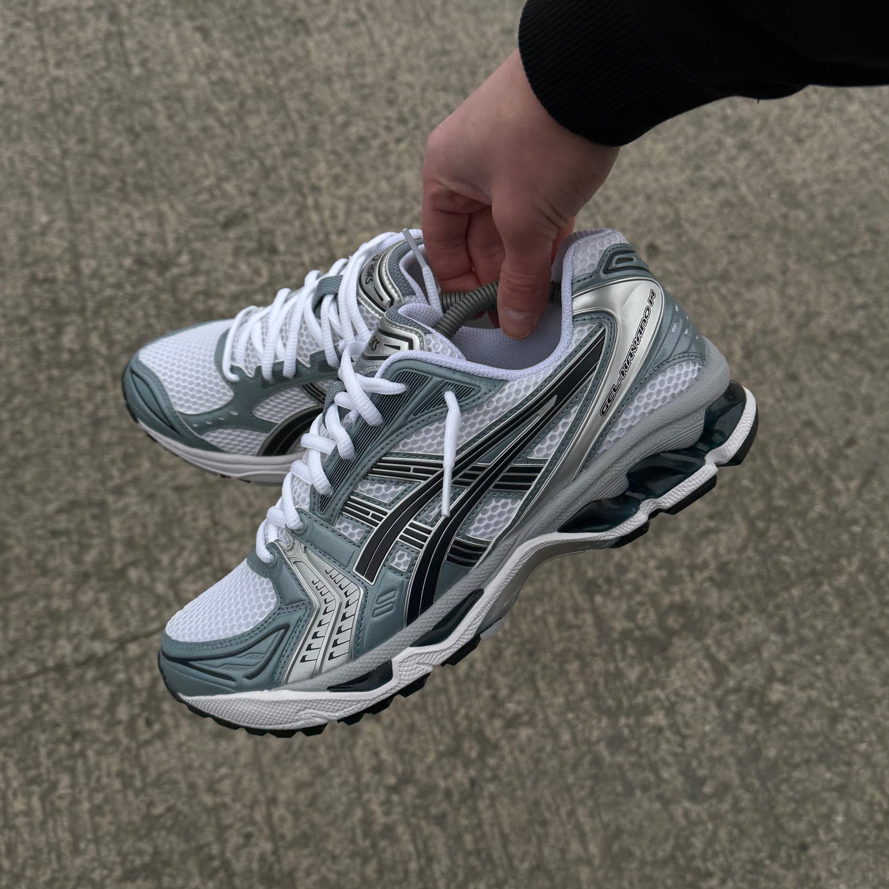 ASICS GEL-KAYANO 14 TRAINER - WHITE / FJORD GREY