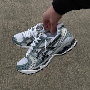 ASICS GEL-KAYANO 14 TRAINER - WHITE / FJORD GREY