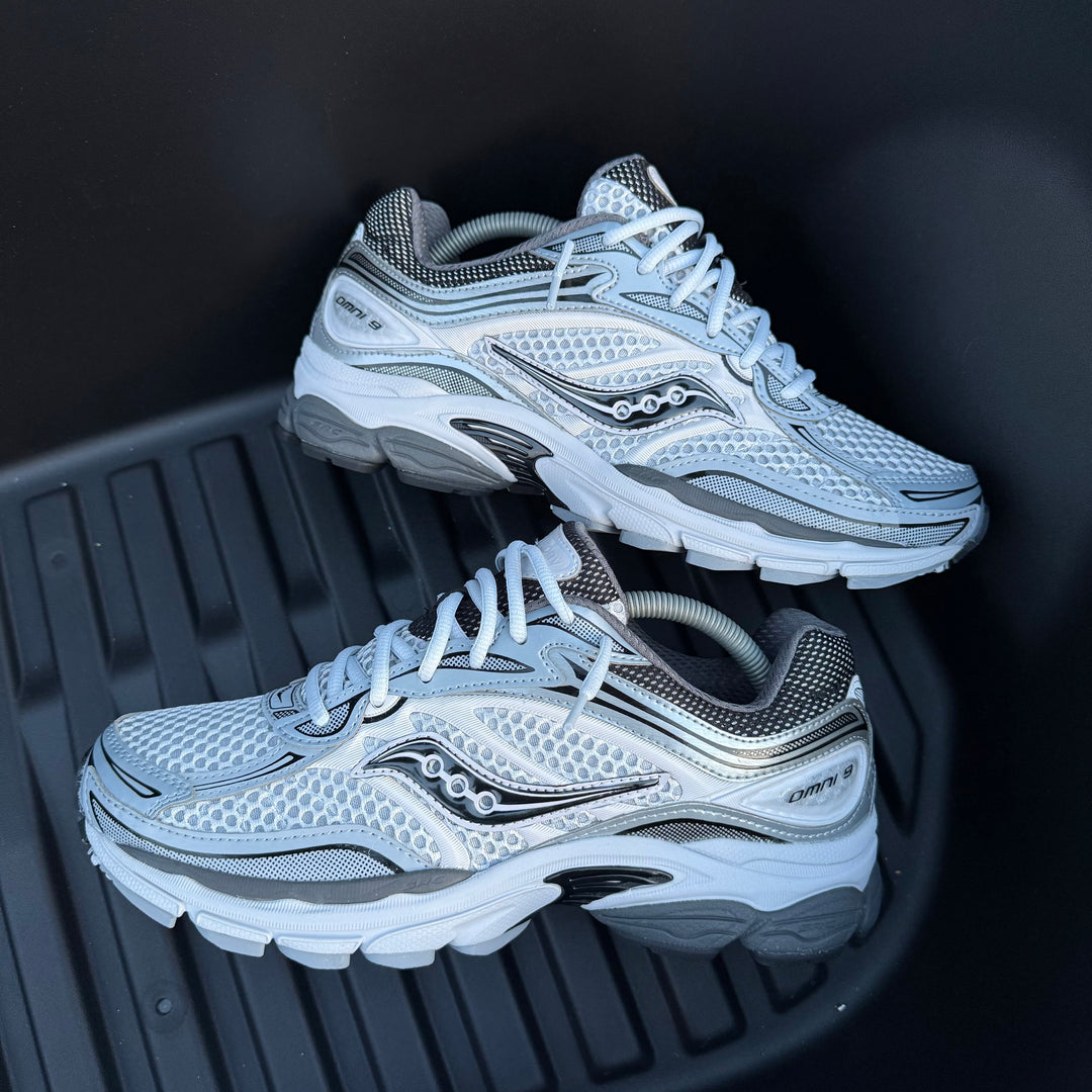 SAUCONY PROGRID OMNI 9 - MICROCHIP GREY