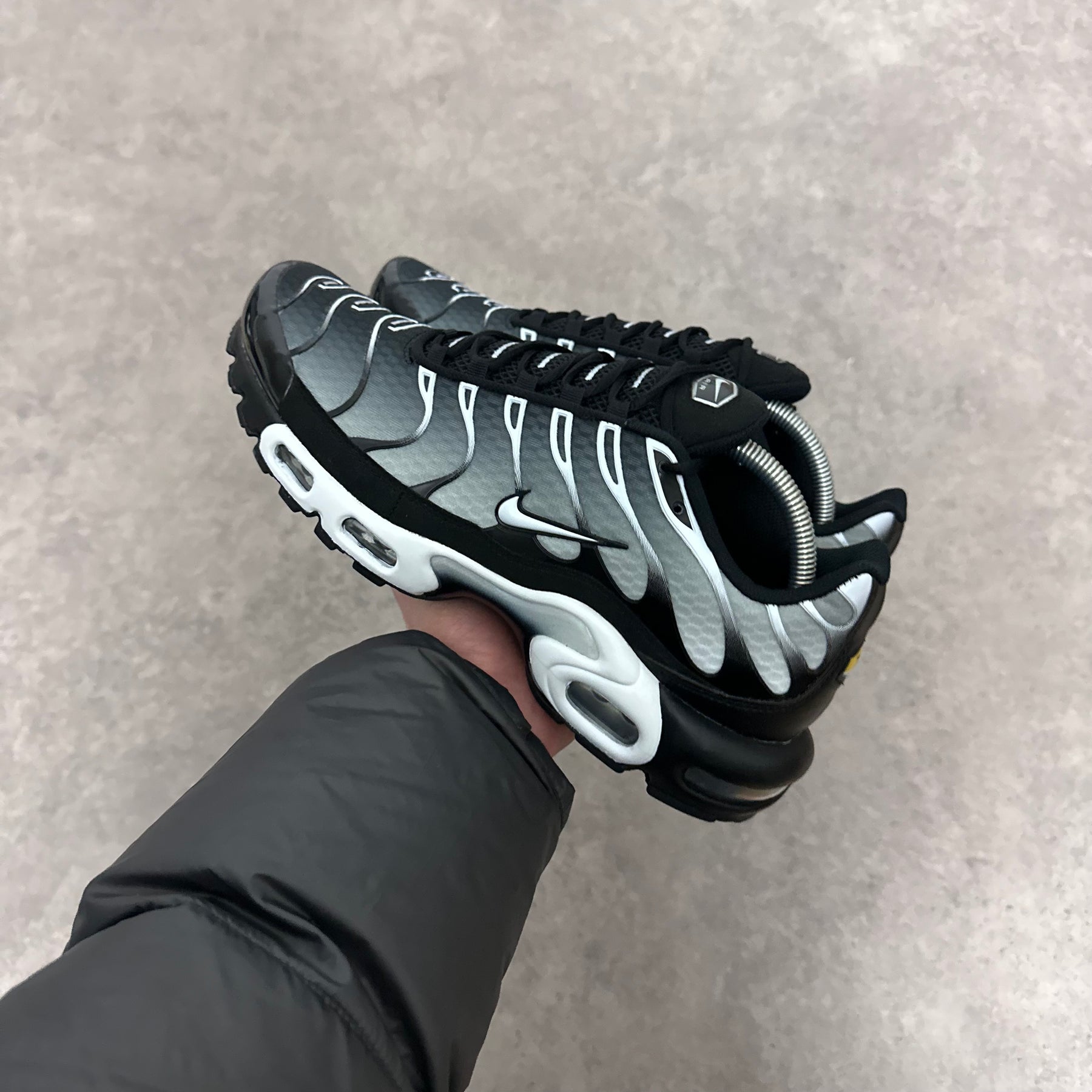 NIKE AIR MAX PLUS TN - SMOKES