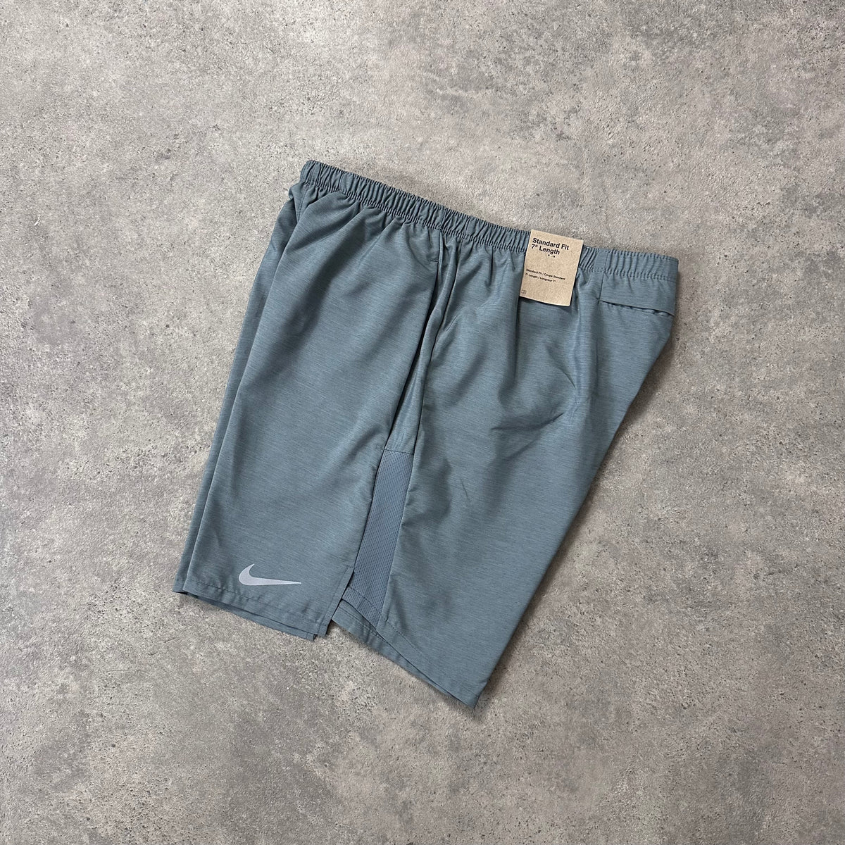 NIKE DRI-FIT SHORTS 7” - GREY