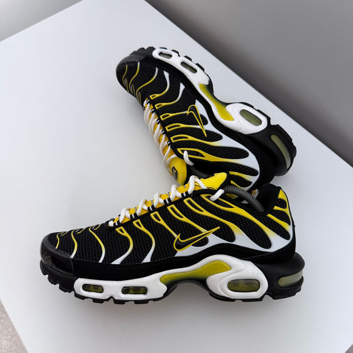 NIKE AIR MAX PLUS TN - BLACK/ TOUR YELLOW (2022)