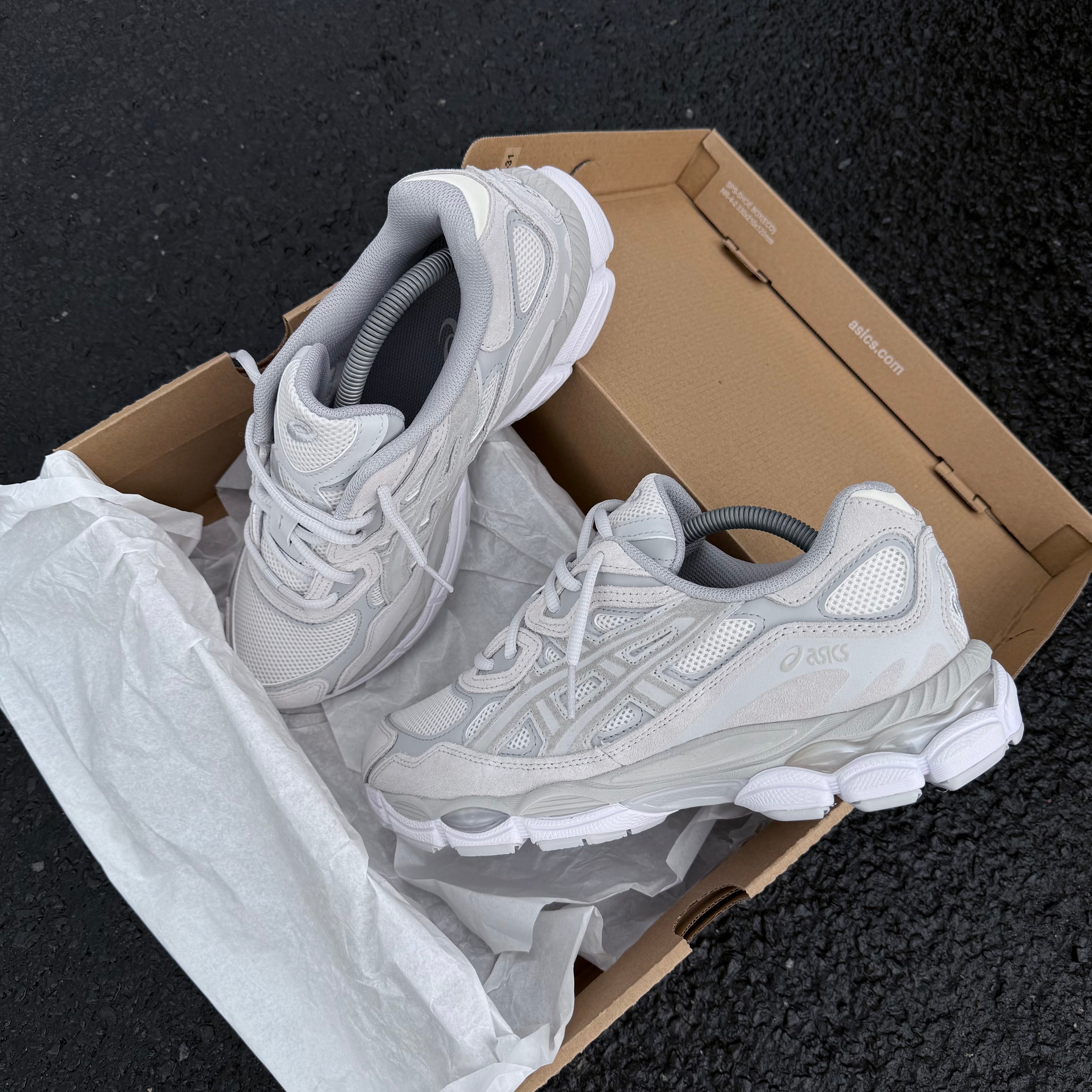 ASICS GEL NYC TRAINER - CLOUD CREAM GREY