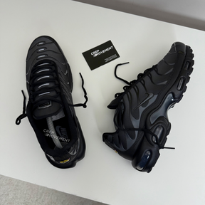 NIKE AIR MAX PLUS TN - METALLIC SMOKES