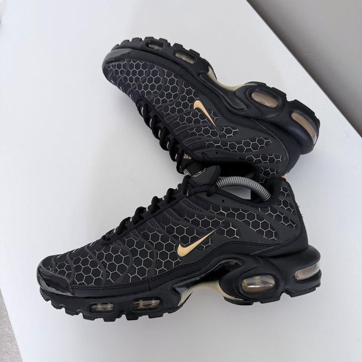 NIKE AIR MAX PLUS TN - BLACK HONEY 0161