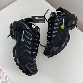 NIKE AIR MAX PLUS TN - VOLT SUEDE