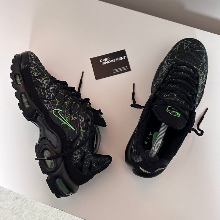 NIKE AIR MAX PLUS TN - ELECTRIC GREEN STRIKE
