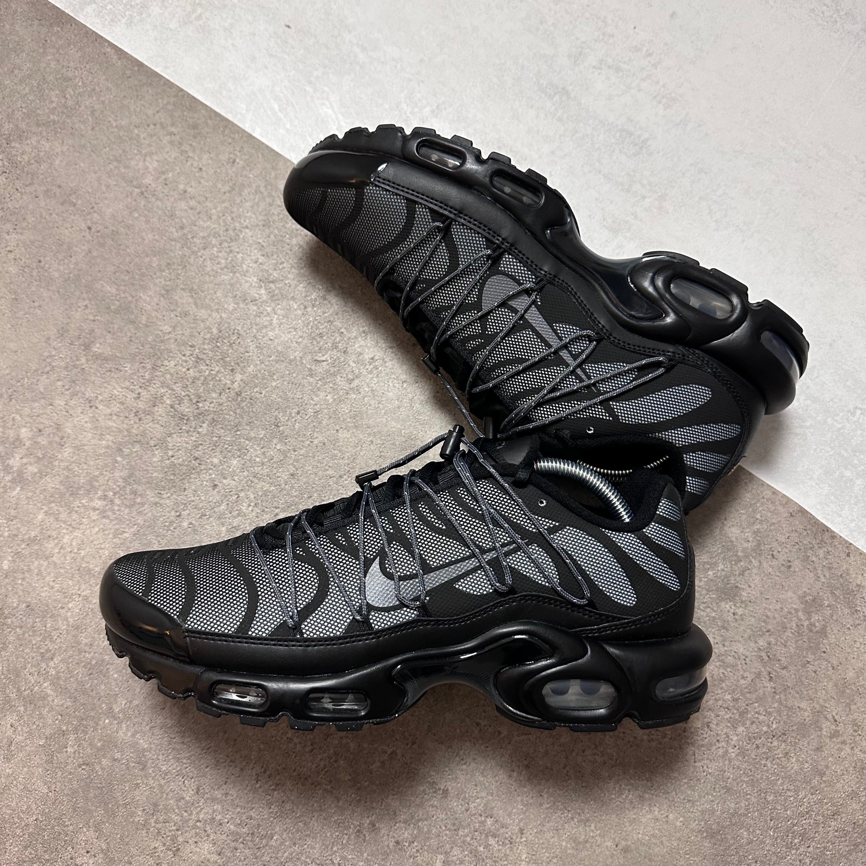 NIKE AIR MAX PLUS TN UTILITY - BLACK REFLECTIVE