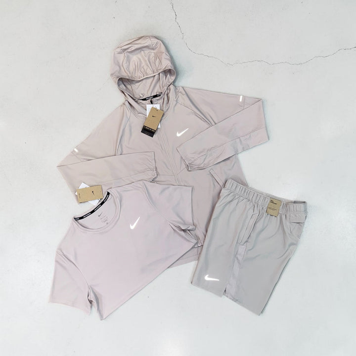 NIKE WINDRUNNER, MILER T-SHIRT AND CHALLENGER SHORTS 3PC SET - BEIGE
