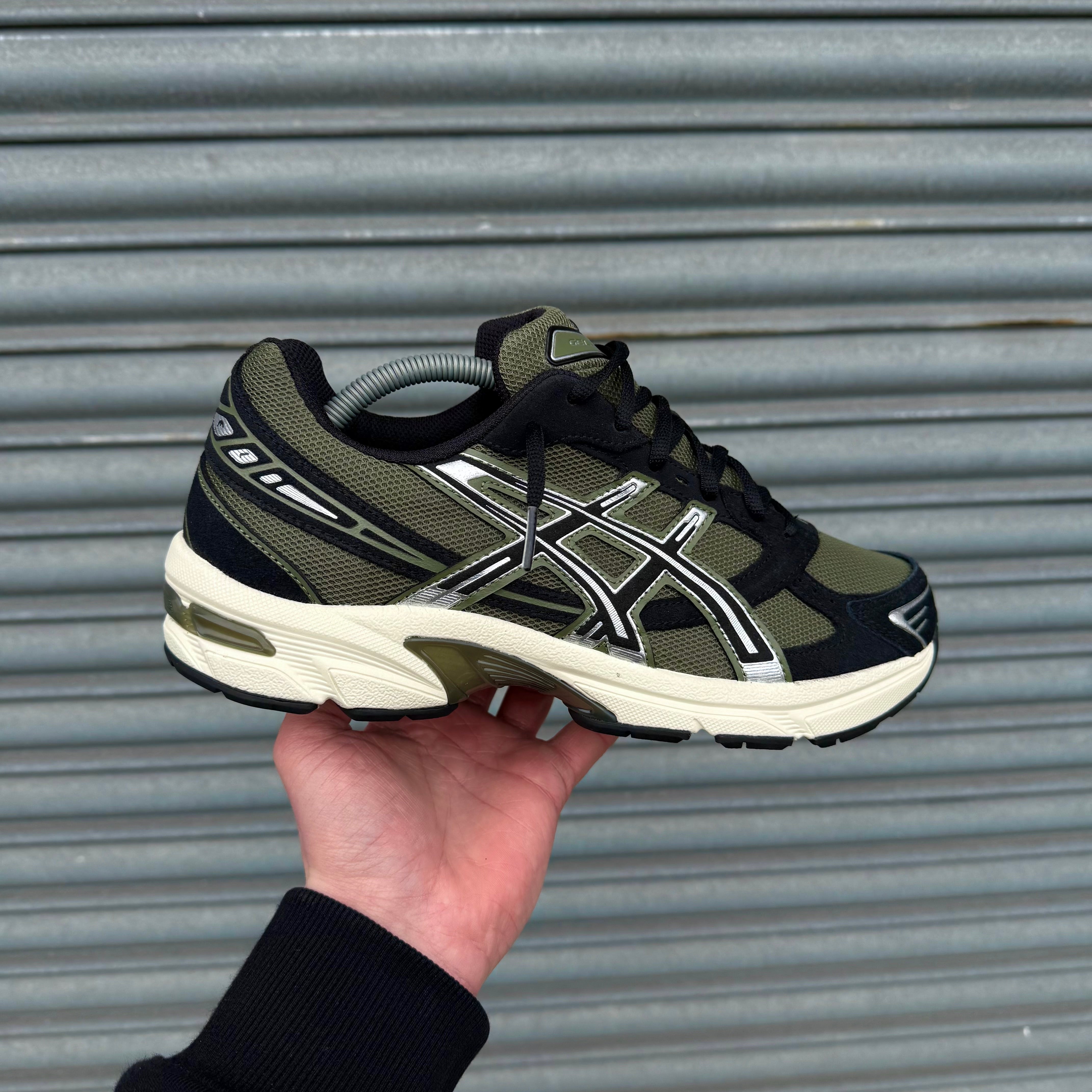 ASICS GEL 1130 TRAINER - KHAKI / BLACK