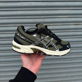 ASICS GEL 1130 TRAINER - KHAKI / BLACK