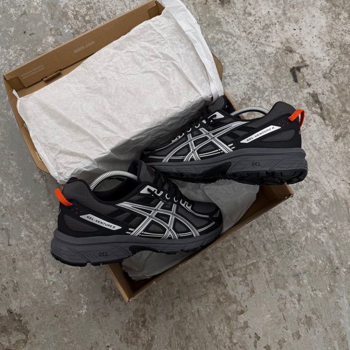 ASICS GEL VENTURE 6 TRAINER - OBSIDIAN GREY/ ORANGE