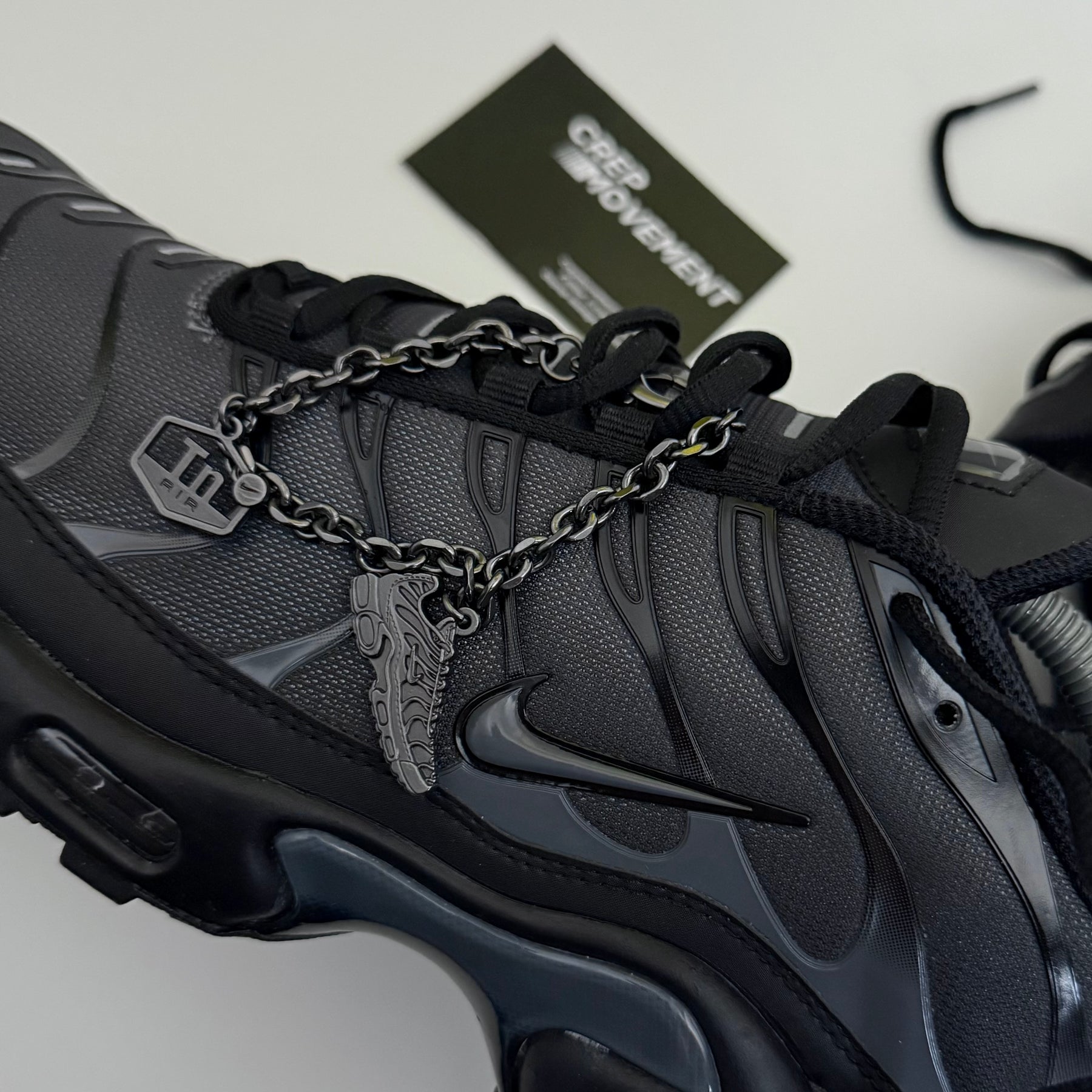 NIKE AIR MAX PLUS TN - METALLIC SMOKES