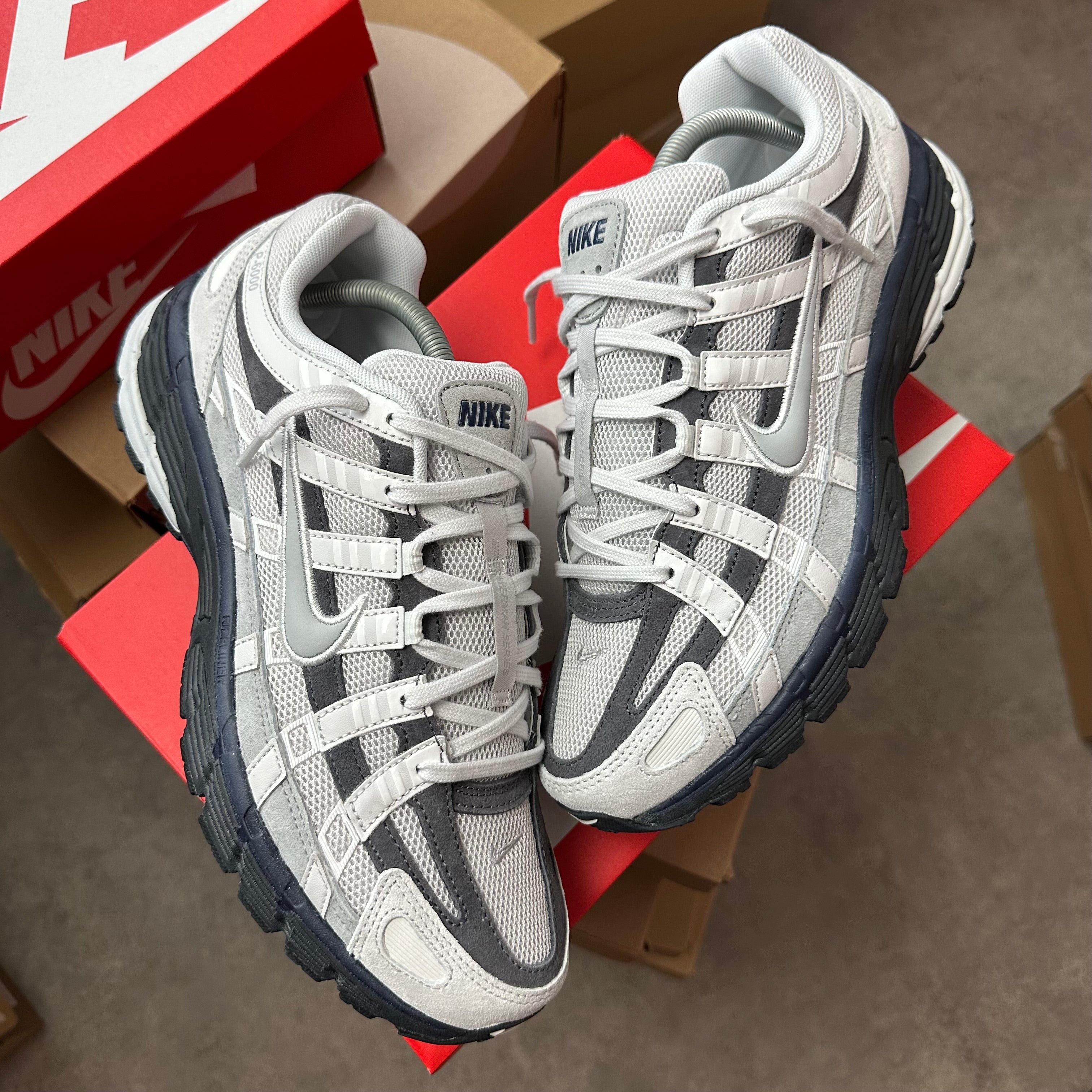 NIKE P-6000 - PHOTON DUST / SMOKE GREY