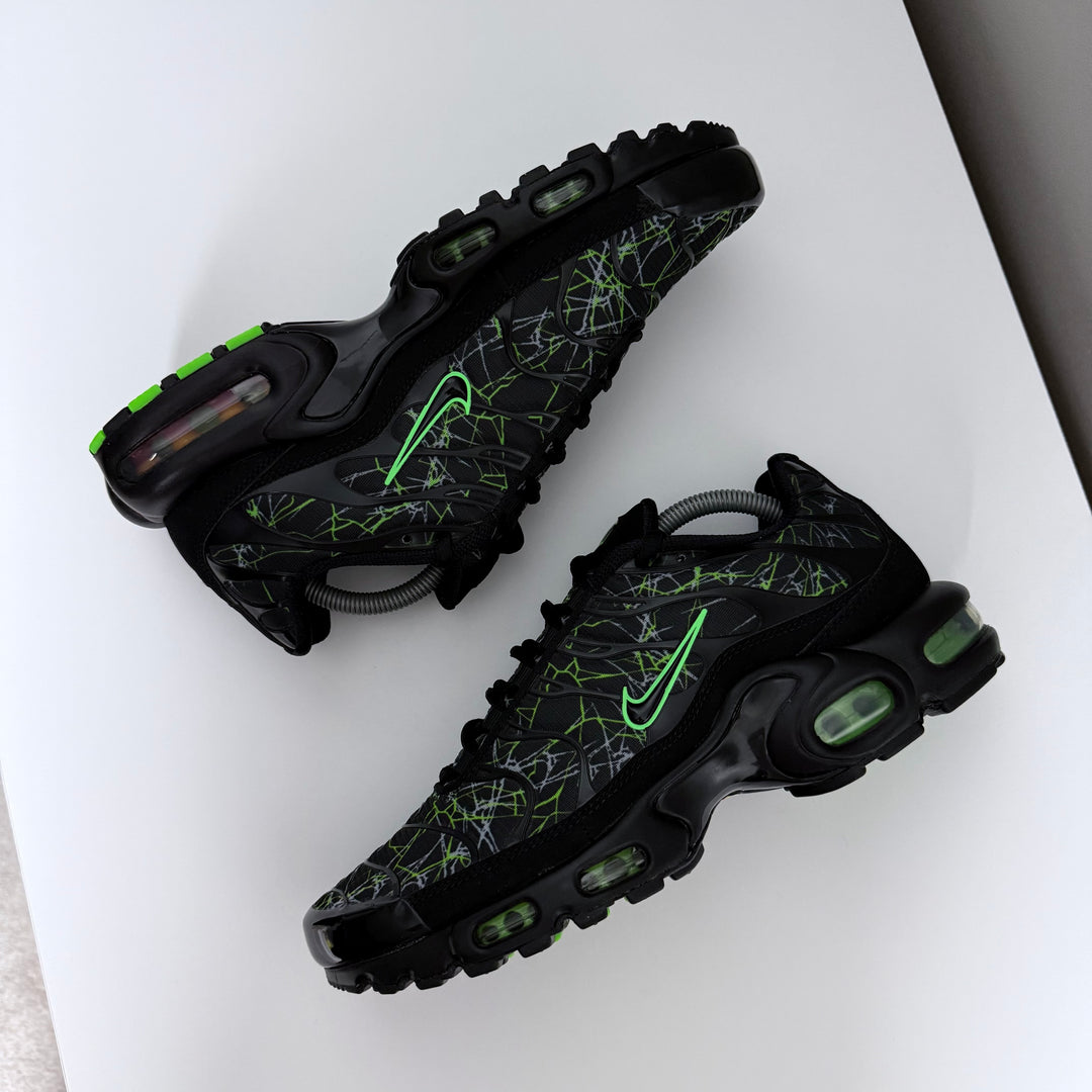 NIKE AIR MAX PLUS TN - ELECTRIC GREEN/ SHATTERED GLASS