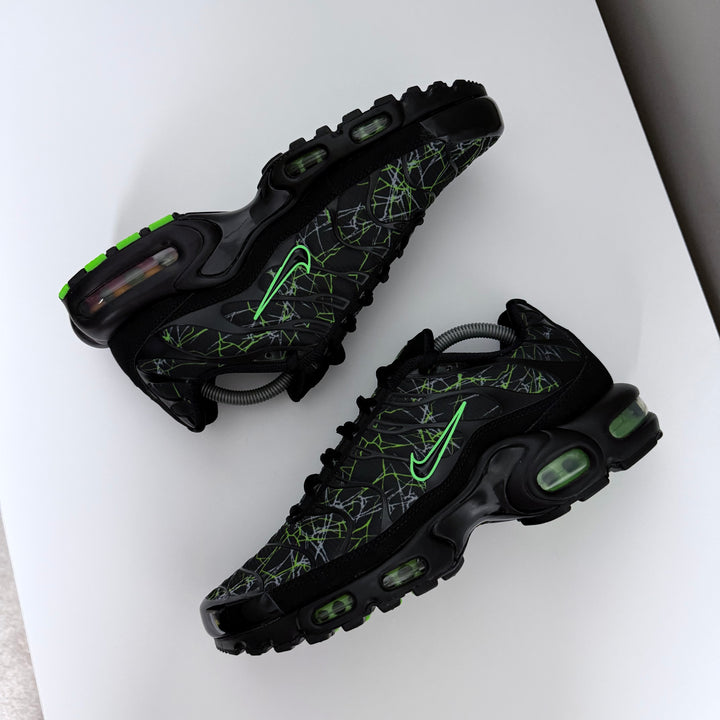 NIKE AIR MAX PLUS TN - ELECTRIC GREEN/ SHATTERED GLASS