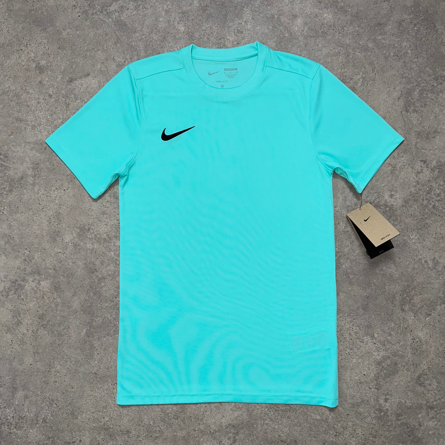 NIKE LOGO ESSENTIAL T SHIRT - MINT