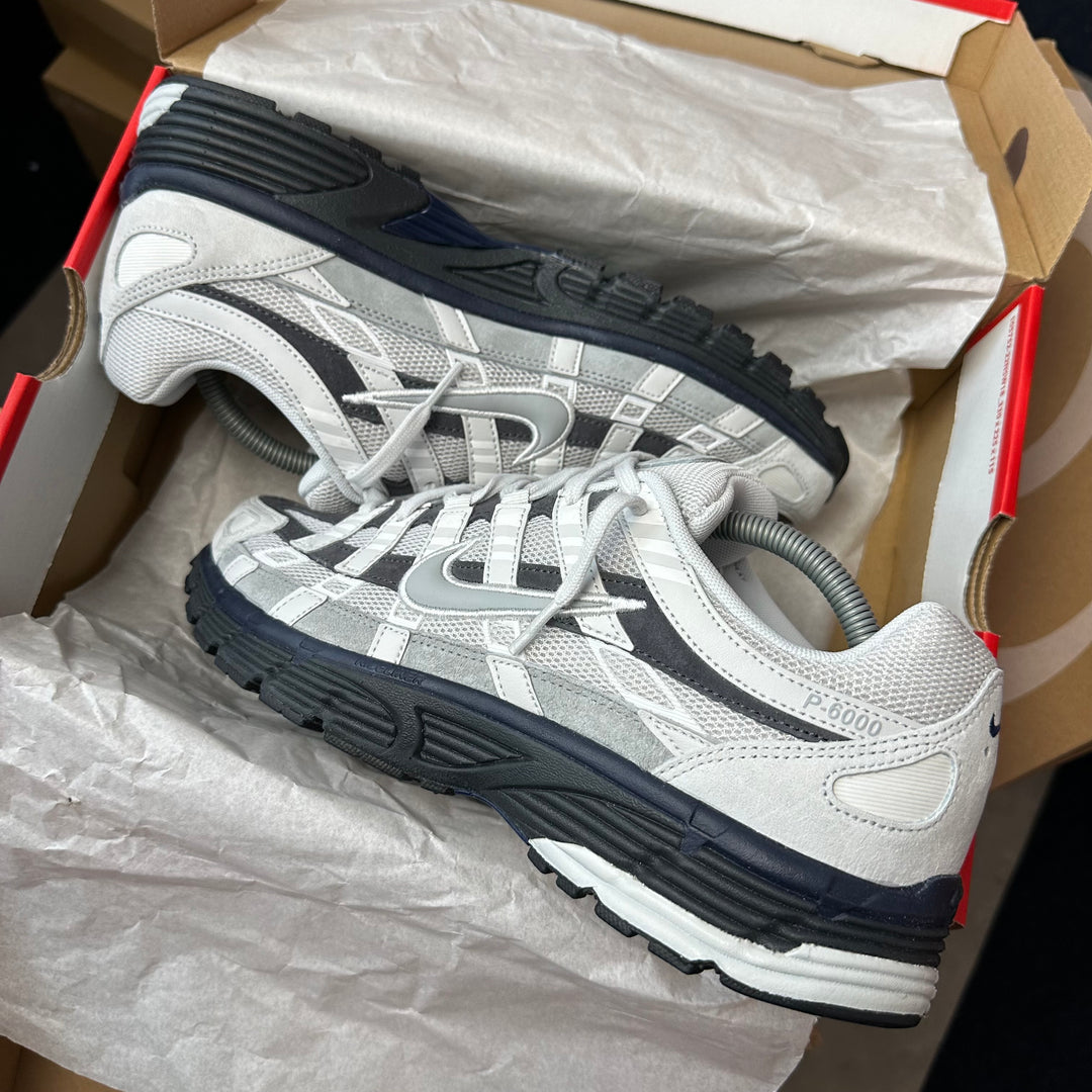 NIKE P-6000 - PHOTON DUST / SMOKE GREY