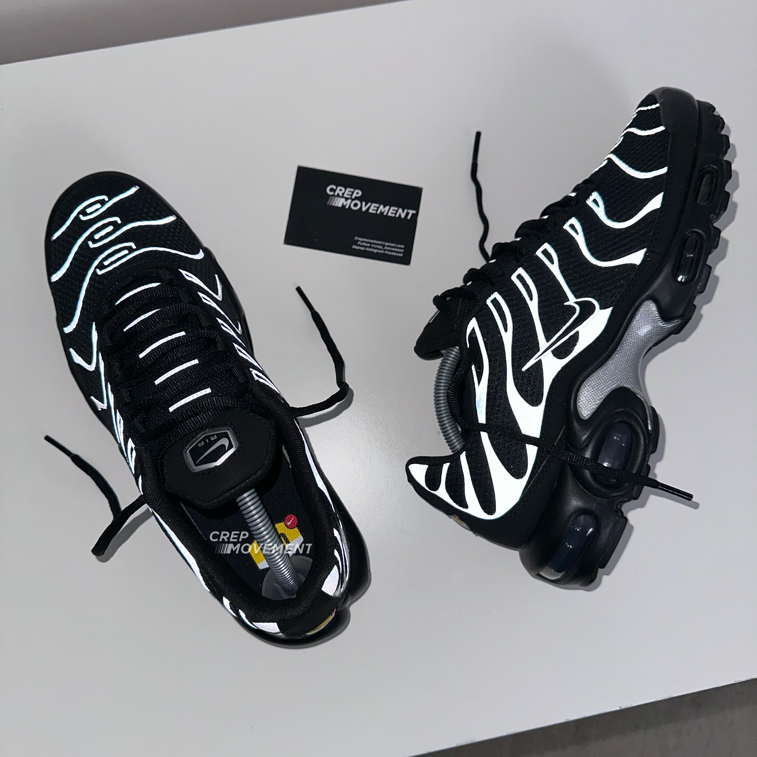 NIKE AIR MAX PLUS TN - REFLECT SILVER / BLACK