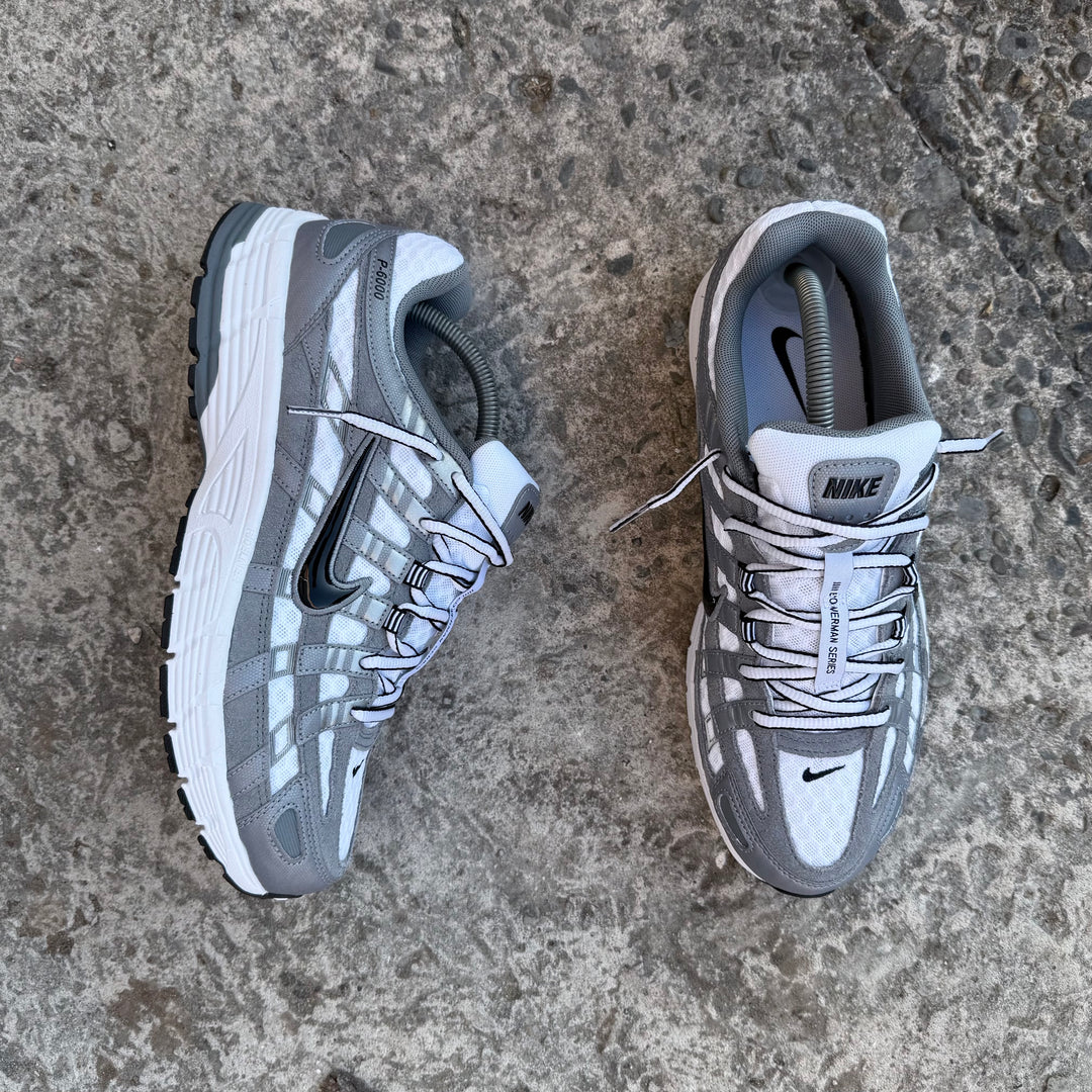 NIKE P-6000 - WHITE / METALLIC GREY