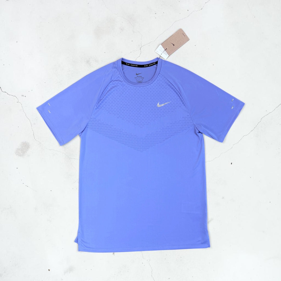 NIKE STRIDE T SHIRT - ROYAL PULSE