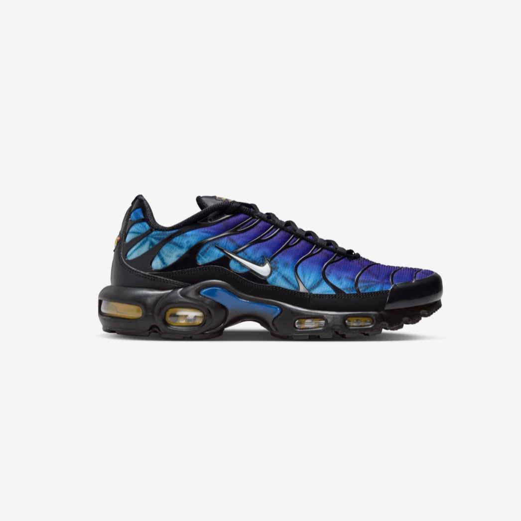 Nike air max plus greedy sale shirt