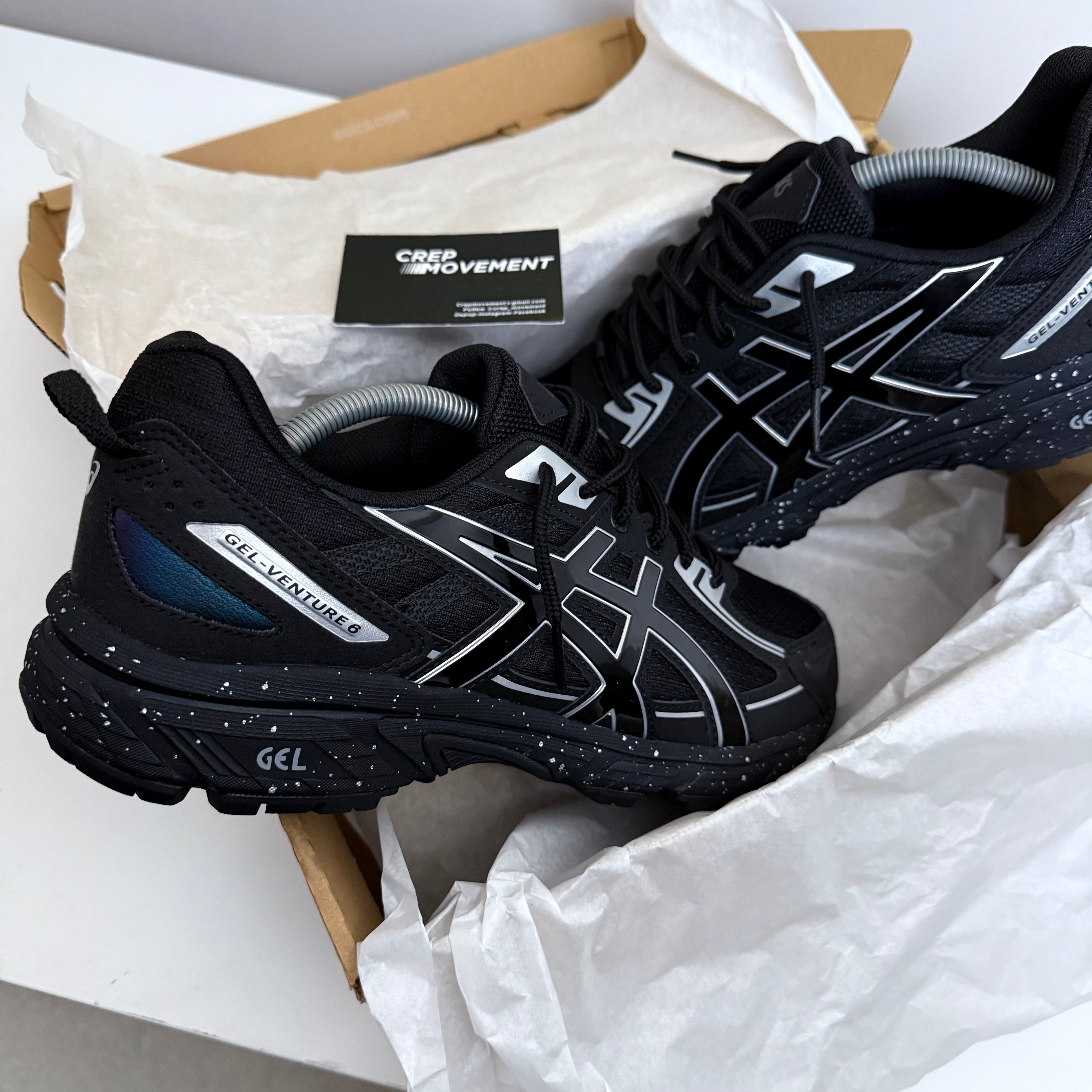ASICS GEL VENTURE 6 TRAINER - BLACK NOIR / IRIDESCENT
