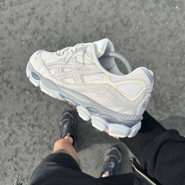 ASICS GEL NYC TRAINER - PALE CREAM / GREY